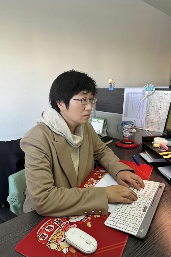 4-鹽業(yè)事業(yè)部潘玲_副本.jpg